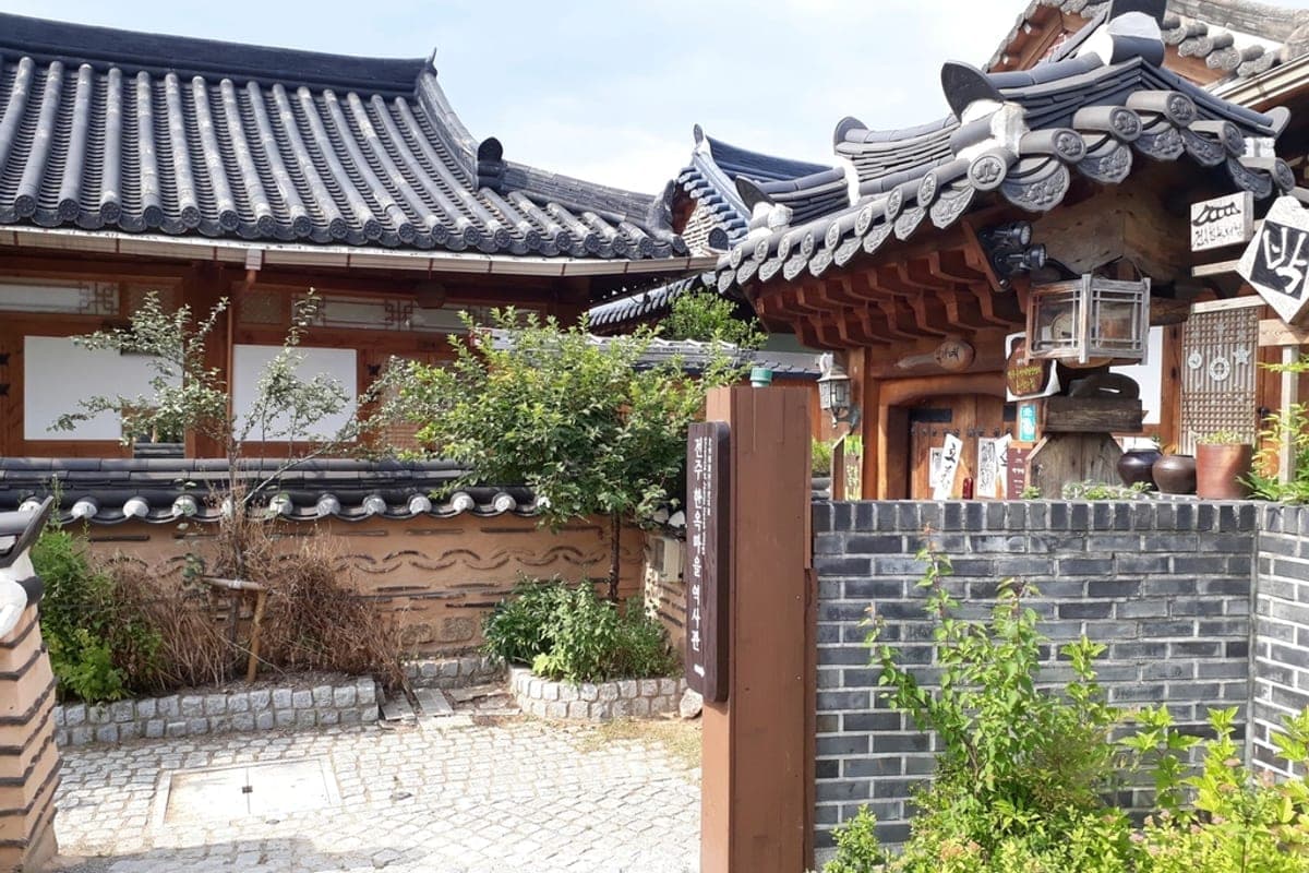 Traditional Korean hanok rooftops